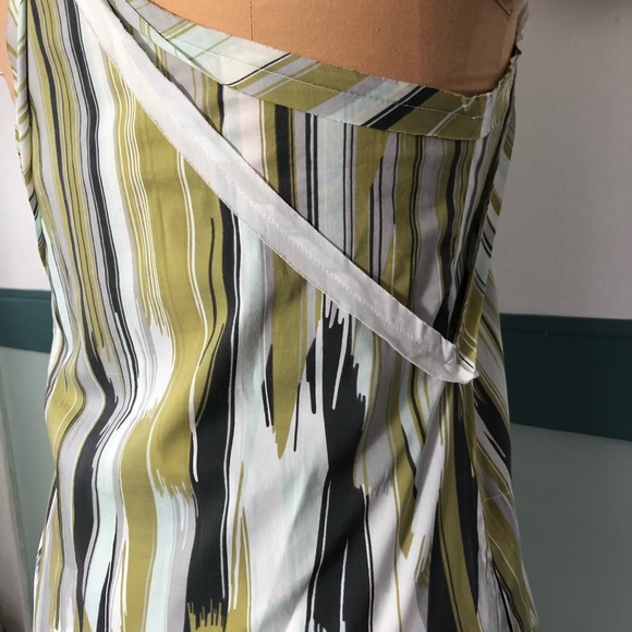 BCBG Max ruffled summer work top green, grey, blue - Picture 5 of 8